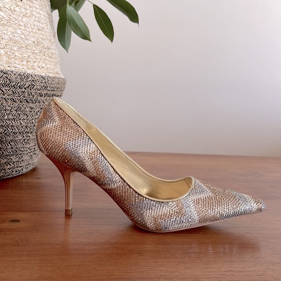 STUNNING Aldo NWOT gold and silver sparkly high heels size 6 - Picture 2 of 9